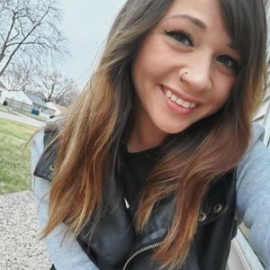 Meet your Posher, Kayla